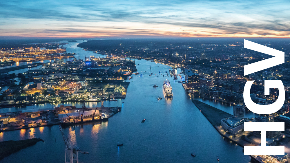 017 mit Hamburg im Hintergrund